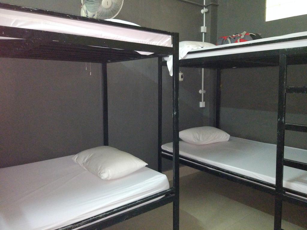 Bird'S Nest Hostel Kampot Exterior photo